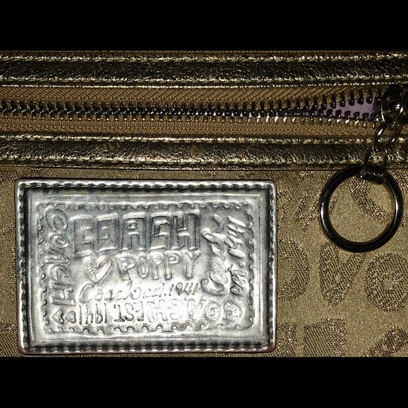 Coach Poppy wallet in gold - Picture 4 of 5